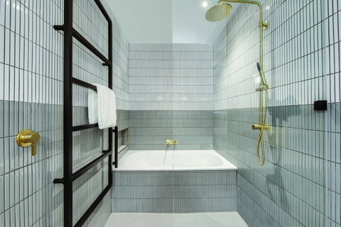 Vibe Hotel Sydney Darling Harbour - Winery Find 26