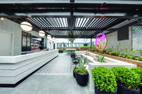 Vibe Hotel Sydney Darling Harbour - Winery Find 9