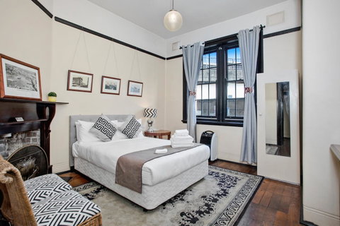 Sydney Harbour Bed And Breakfast - Winery Find 1