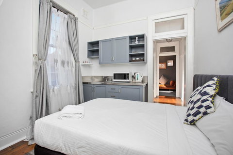 Sydney Harbour Bed And Breakfast - Winery Find 8