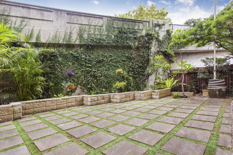 Sydney Harbour Bed And Breakfast - Winery Find 43