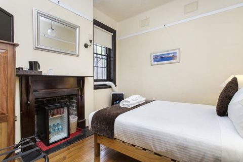 Sydney Harbour Bed And Breakfast - Winery Find 25