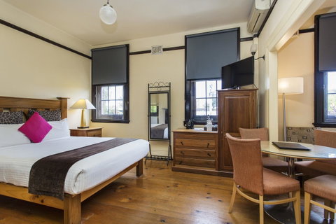 Sydney Harbour Bed And Breakfast - Winery Find 42