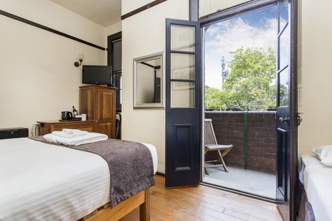 Sydney Harbour Bed And Breakfast - Winery Find 12