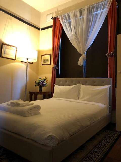 Sydney Harbour Bed And Breakfast - Winery Find 39