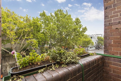 Sydney Harbour Bed And Breakfast - Winery Find 10
