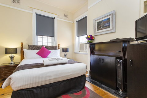 Sydney Harbour Bed And Breakfast - Winery Find 15