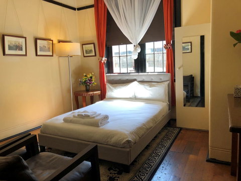 Sydney Harbour Bed And Breakfast - Winery Find 33