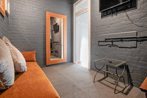 Sydney Harbour Bed And Breakfast - Winery Find 5