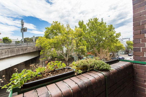 Sydney Harbour Bed And Breakfast - Winery Find 17