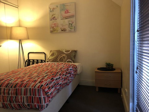 Sydney Harbour Bed And Breakfast - Winery Find 27