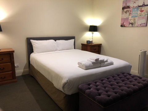 Sydney Harbour Bed And Breakfast - Winery Find 28