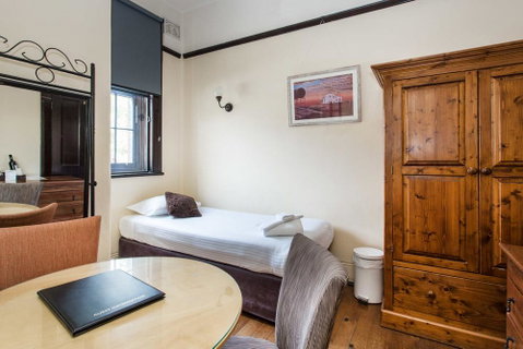 Sydney Harbour Bed And Breakfast - Winery Find 19