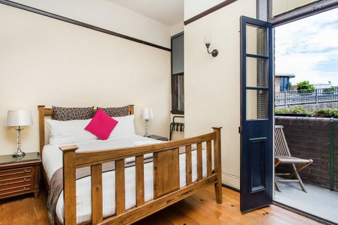 Sydney Harbour Bed And Breakfast - Winery Find 21