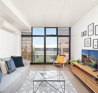 Newtown's Best Designer Apartment - Winery Find