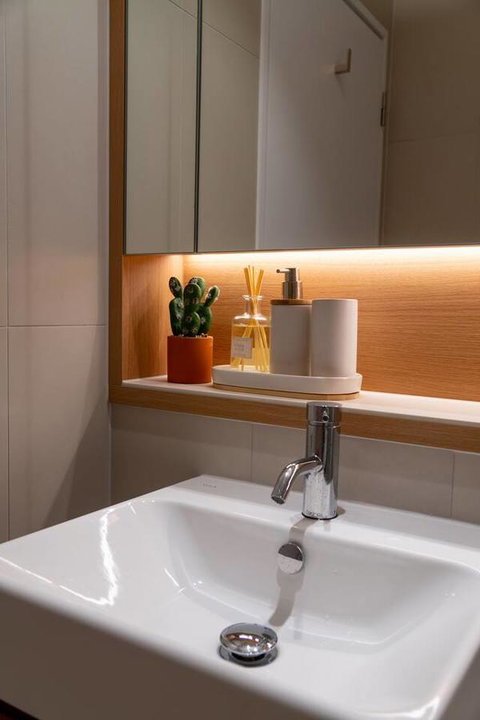Two Bedroom Darling Harbour Apt Chinatown CBD UTS - Winery Find 27