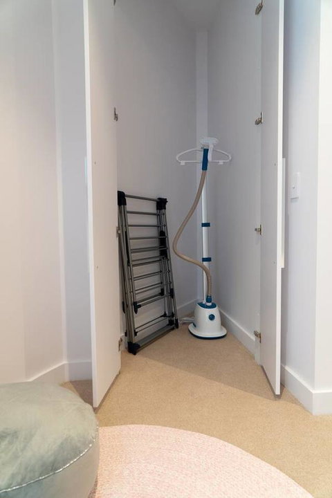 Two Bedroom Darling Harbour Apt Chinatown CBD UTS - Winery Find 13
