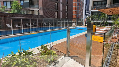 Two Bedroom Darling Harbour Apt Chinatown CBD UTS - Winery Find 5