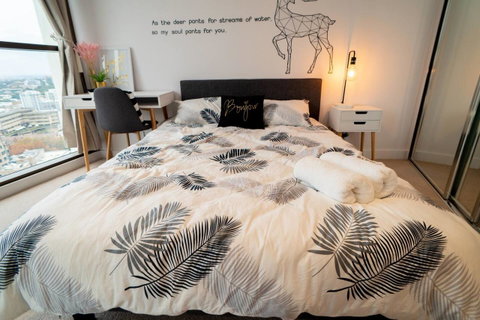 Two Bedroom Darling Harbour Apt Chinatown CBD UTS - Winery Find 18
