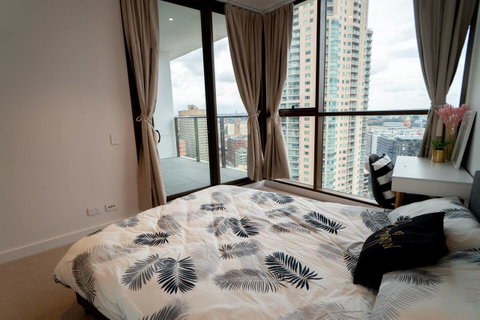 Two Bedroom Darling Harbour Apt Chinatown CBD UTS - Winery Find 33