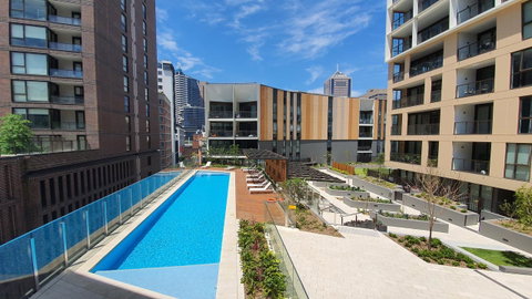 Two Bedroom Darling Harbour Apt Chinatown CBD UTS - Winery Find 7