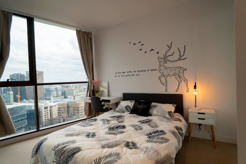 Two Bedroom Darling Harbour Apt Chinatown CBD UTS - Winery Find 9