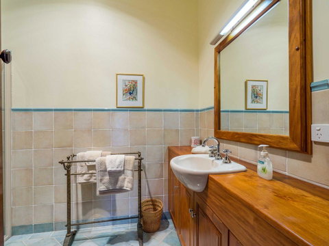 Roscrea Homestead Premier Homestead Accommodation - Winery Find 2