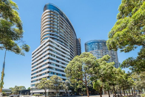 Australian Tower Stay - Winery Find 0
