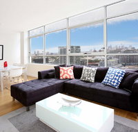 Gadigal Groove - Modern and Bright 3BR Executive Apartment in Zetland with Views - Winery Find