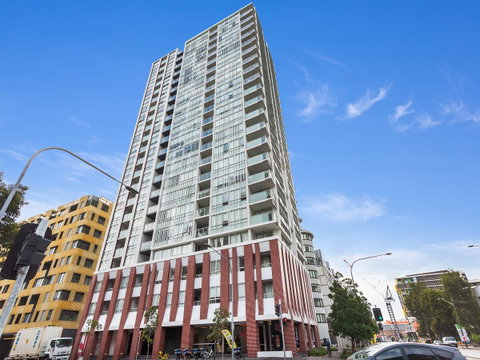 Gadigal Groove - Modern And Bright 3BR Executive Apartment In Zetland With Views - Winery Find 10