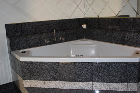 Hume Inn Motel Albury CBD - Winery Find 21