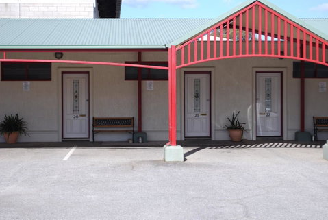 Hume Inn Motel Albury CBD - Winery Find 5