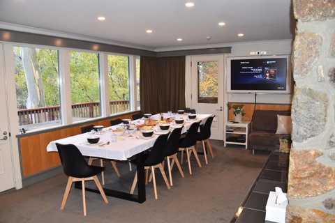 Pure Chalet Thredbo - Winery Find 3