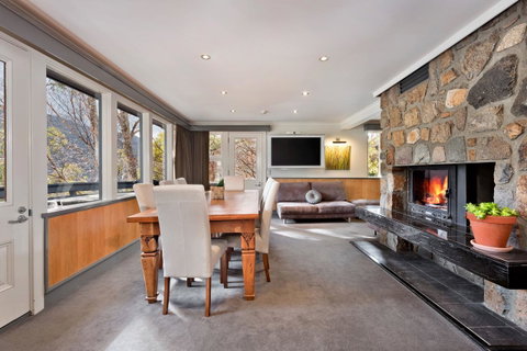 Pure Chalet Thredbo - Winery Find 14
