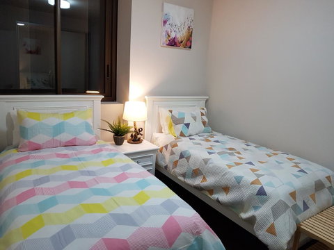 Sydney Olympic Park Apartment - Winery Find 2