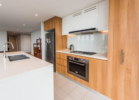 180Â° Water View Three Bedroom (wooden Furniture) - Winery Find 31
