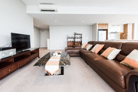180Â° Water View Three Bedroom (wooden Furniture) - Winery Find 26
