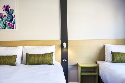 Nightcap At Hume Hotel - Winery Find 13