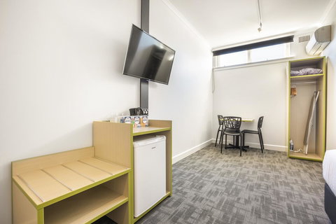 Nightcap At Hume Hotel - Winery Find 6