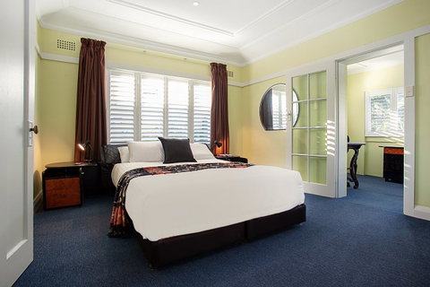Art Deco Apartment With Breathtaking Water Views - Winery Find 1