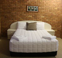 Golden Sands Motor Inn - Winery Find