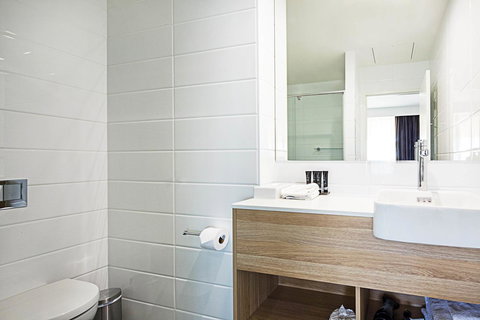 Mantra MacArthur Hotel - Winery Find 17