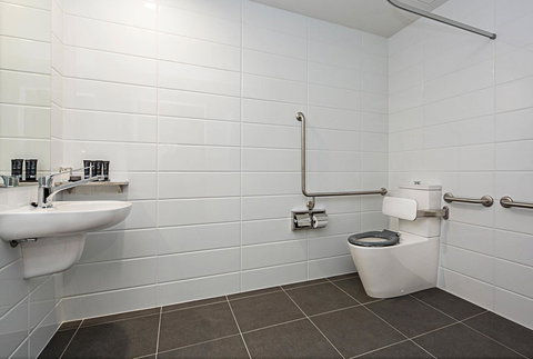 Mantra MacArthur Hotel - Winery Find 31