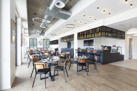 Mantra MacArthur Hotel - Winery Find 38