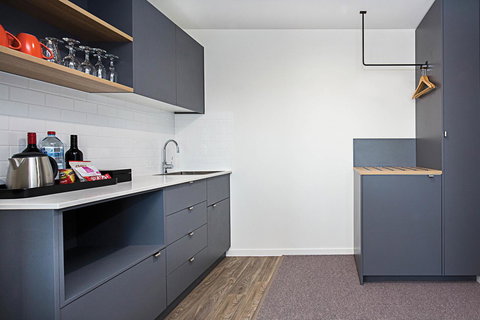 Mantra MacArthur Hotel - Winery Find 20