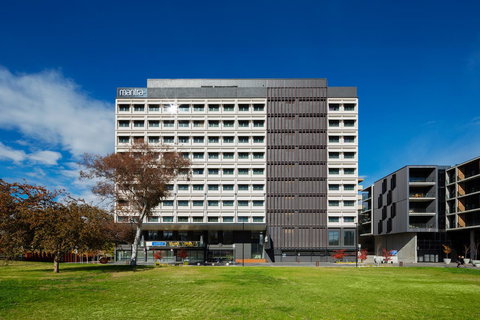 Mantra MacArthur Hotel - Winery Find 11