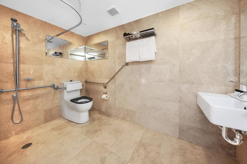 Canberra Rex Hotel - Winery Find 42