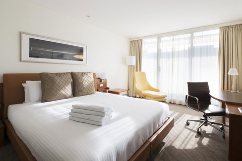 Novotel Canberra - Winery Find 15