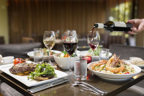 Novotel Canberra - Winery Find 34