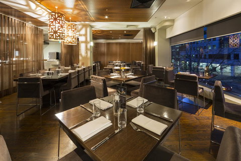 Novotel Canberra - Winery Find 1